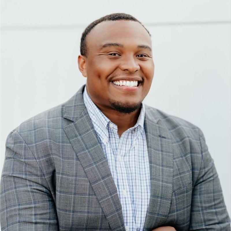 ish-showell-headshot